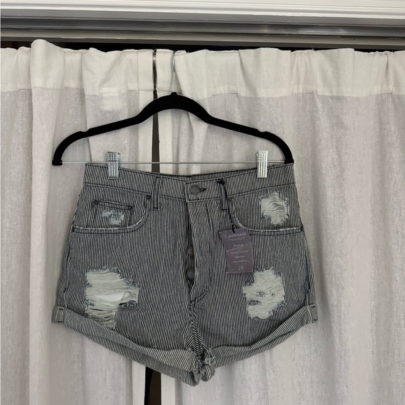 NWT Striped Distressed Denim Shorts - Picture 1 of 3